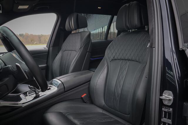 BMW X7 xDrive40i High Executive | 7 ZITS | SKYLOUNGE | ADAPTIVE | LASERLIGHTS | NAPA LEER | TREKHAAK | STOEL & STUURVERWARMING | PRIVACY GLAS | HEAD UP | 360 CAMERA | HARMON & KARDON | SUEDE HEMEL | COMFORT STOELEN | CRYSTAL | SOFTCLOSE |