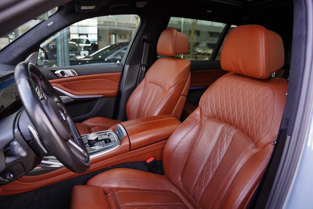 BMW X7 60 I X DRIVE 6 P / Individual / Sky Lounge / BTW