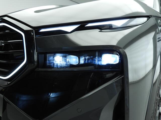 BMW XM Driving Assistant Professional | Bowers & Wilkins