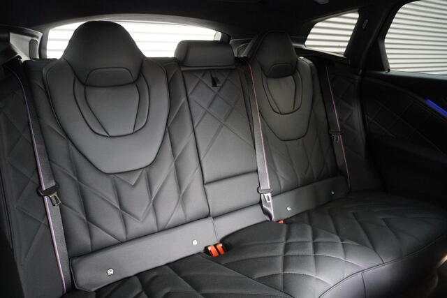BMW XM 50e | Driving Assistant Professional | Adaptief M Onderstel Professional | Bowers & Wilkins | Soft-Close | Comfort Access