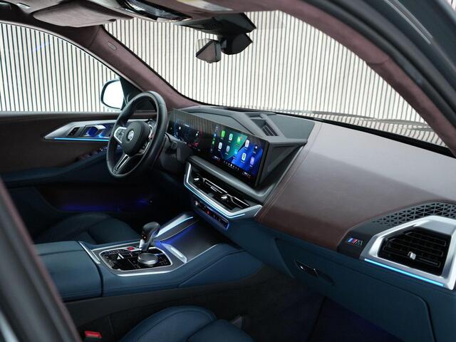 BMW XM PHEV 30 kWh |M-sport|Carbon pakket|Concaver wheels|sportuitlaat|achterasbesturing|soft-close|Harman & Kardon|iconic glow|HUD|massage|memory|360 camera|Apple Carplay|