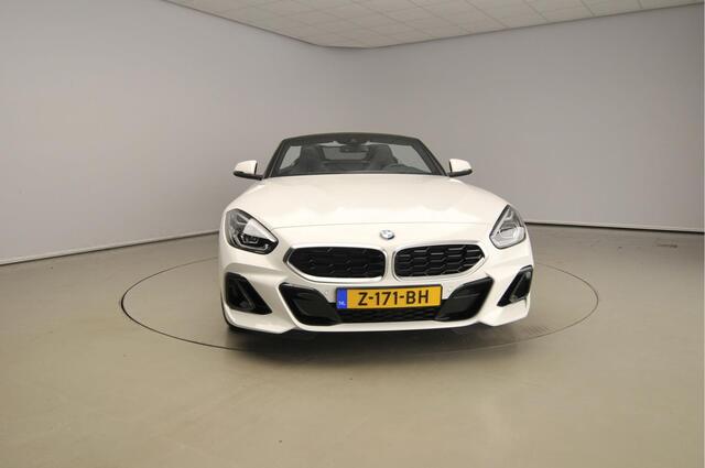 BMW Z4 Roadster sDrive20i Handgeschakeld | 18 inch LM M Dubbelspaak | Driving Assistant | HiFi System | M Aerodynamicapakket | Comfort Access