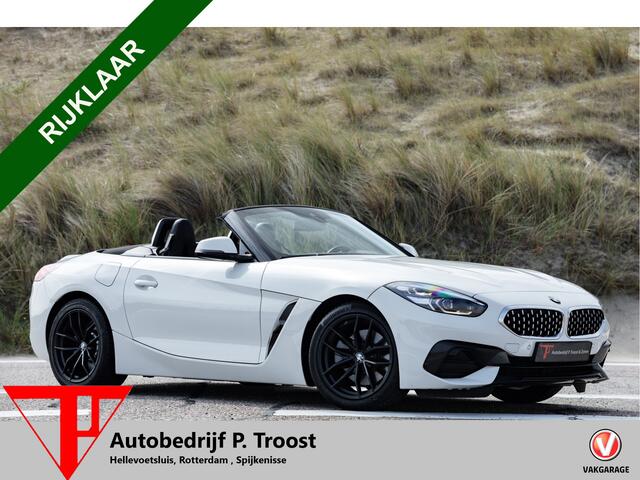 BMW Z4 Roadster sDrive20i M-Sport interieur Kuipstoelen/Navigatie/Virtuele cockpit/Adaptive cruise control/Apple carplay/DAB+/Sfeerverlichting/Lederen bekleding/Stoelverwarming/Stuurverwarming/Parkeersensoren rondom/Draadloos telefoonladen/18 Inch