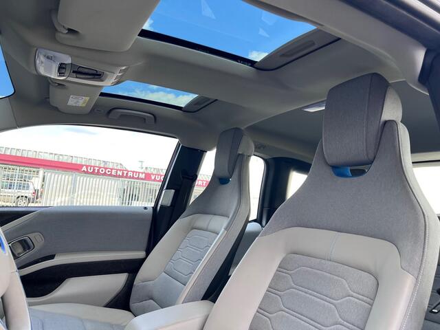 BMW i3 Executive 94Ah 33 kWh Schuifdak/ Adaptive/ Trekhaak/ W.pomp