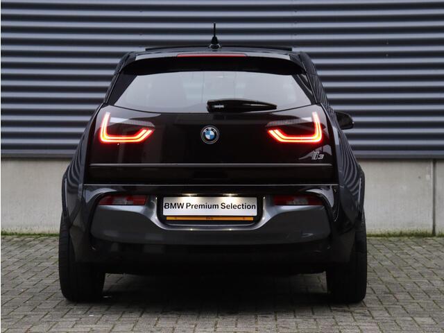BMW i3 S 120Ah | High Executive | Sportpakket | Panodak | Navi Prof. | Apple Carplay Voorbereiding | Verwarmbare Voorstoelen | Park Distance Control | 20'' LMV