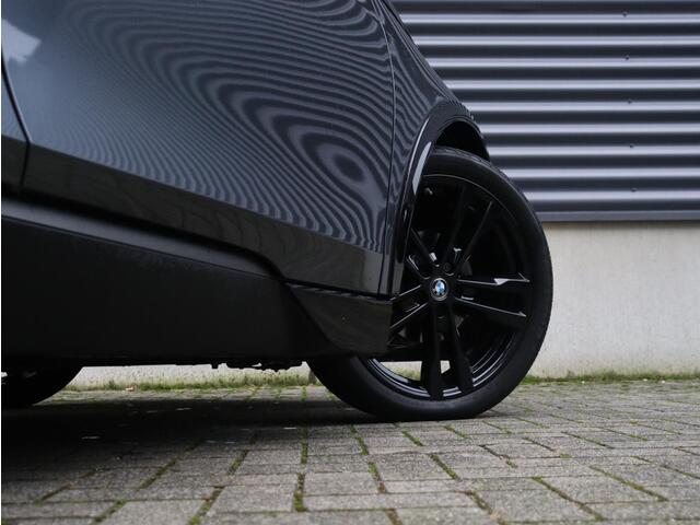 BMW i3 S 120Ah | High Executive | Sportpakket | Panodak | Navi Prof. | Apple Carplay Voorbereiding | Verwarmbare Voorstoelen | Park Distance Control | 20'' LMV