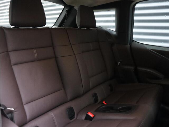 BMW i3 S 120Ah | High Executive | Sportpakket | Panodak | Navi Prof. | Apple Carplay Voorbereiding | Verwarmbare Voorstoelen | Park Distance Control | 20'' LMV