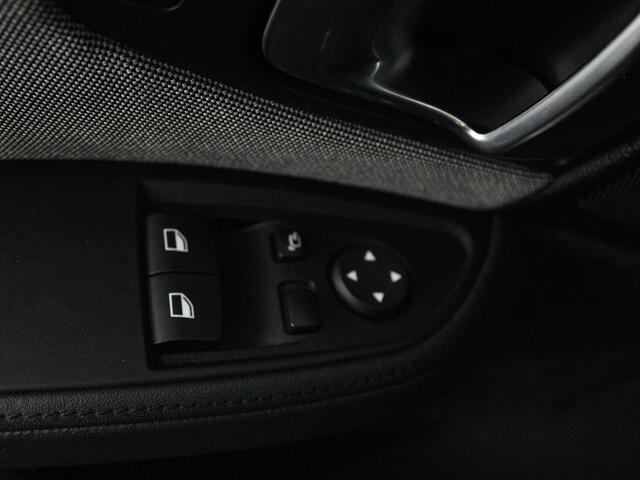 BMW i3 Executive Edition 120Ah 42 kWh | Panoramadak | Stoelverwarming | Parkeerhulp | Nederlandse Auto | NAP |