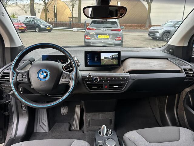 BMW i3 Dark Shadow Edition 120Ah 42 kWh VAN: ¤21.900,- VOOR: ¤19.877,- UW EINDEJAARSVOORDEEL: ¤2.023,- | HARMAN KARDON| ACHTERUITRIJCAMERA| STOELVERWARMING| WARMTEPOMP| COMFORT ACCESS