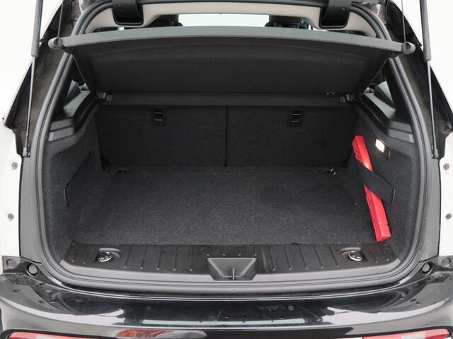 BMW i3 Basis 120Ah 42 kWh 170 Pk | Stoelverwarming | Virtual Cockpit | 19 Inch | Bluetooth | Cruise Control | 36.948 Km