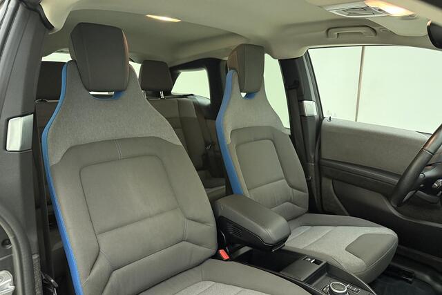 BMW i3 Executive Edition 120Ah 42 kWh 170pk | Navigatie | Parkeersensoren | Lichtmetalen Velgen 20" | Climate Control | KeyLess Start | Warmtepomp