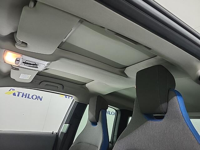 BMW i3 Executive Edition 120Ah 42 kWh | Panoramadak | Stoelverwarming | Adaptive Cruise Control | Navigatie | Keyless | Camera | Parkeersensoren | Warmtepomp | NAP | BTW