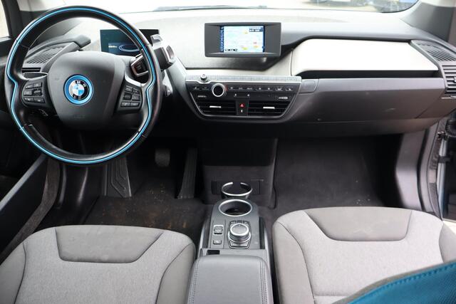 BMW i3 Basis iPerformance 94Ah 33 kWh 89,6% SOH, Climate control, Navigatie, Camera, Stoelverwarming, Auto wordt op dit moment gereinigd.