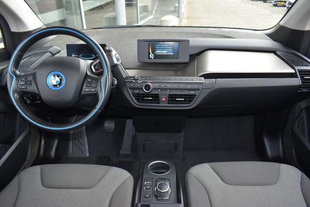 BMW i3 S 94Ah 33 kWh | Cruise Control | Climate Control | Navigatie | Camera + Sensoren Voor/ Achter |