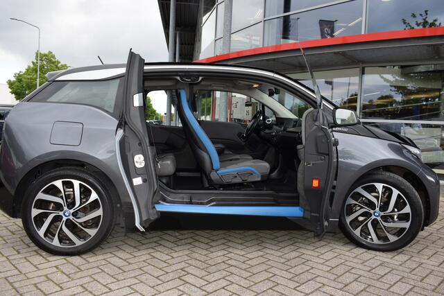 BMW i3 S 94Ah 33 kWh | Cruise Control | Climate Control | Navigatie | Camera + Sensoren Voor/ Achter |