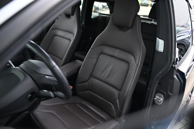 BMW i3 Executive / Schuif-kanteldak / Comfort Access / Achteruitrijcamera / Adaptive Cruise Control / Stoelverwarming