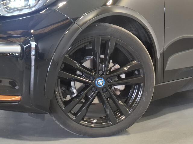 BMW i3 S 120Ah 42 kWh RoadStyle Edition | Navigatie | Lichtmetalen Velgen 20" | Voorstoelen Verwarmd | Cruise Control | PDC Achter | Lederen Bekleding | Airco
