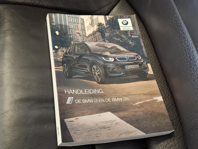 BMW i3 S 120Ah 42 kWh RoadStyle Edition | Navigatie | Lichtmetalen Velgen 20" | Voorstoelen Verwarmd | Cruise Control | PDC Achter | Lederen Bekleding | Airco