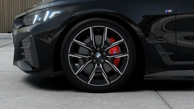 BMW i4 eDrive35 M Sport / Achteruitrijcamera / Adaptieve LED / Active Cruise Control / Parking Assistant / Comfort Access / Stoelverwarming