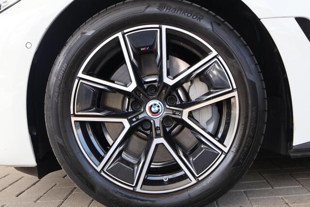 BMW i4 eDrive40 84 kWh M Sport | Panorama dak | Apple carplay