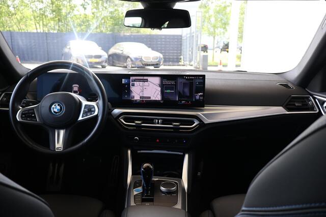 BMW i4 eDrive40 84 kWh M Sport | Panorama dak | Apple carplay