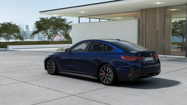 BMW i4 eDrive35 M Sport / Schuif-kanteldak / Achteruitrijcamera / Active Cruise Control / Comfort Access / Adaptieve LED / Stuurverwarming /
