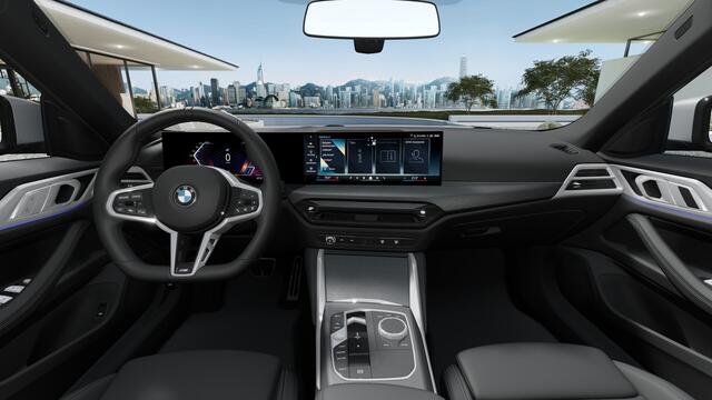 BMW i4 eDrive40 M Sport / Achteruitrijcamera / Adaptieve LED / Active Cruise Control / Comfort Access / Stoelverwarming / Parking Assistant
