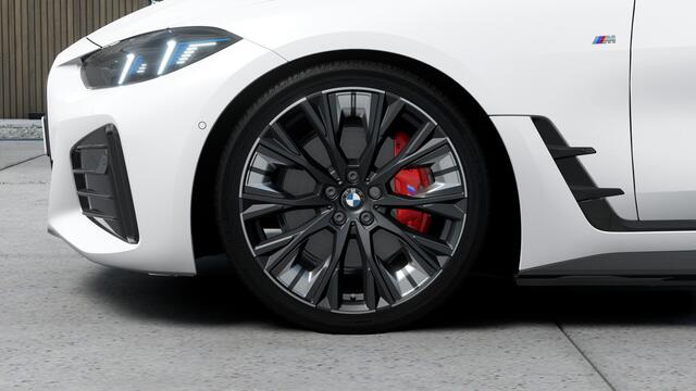 BMW i4 eDrive40 High Executive M Sport / Adaptieve LED / Comfort Access / Active Cruise Control / Parking Assistant Plus / Stuurverwarming