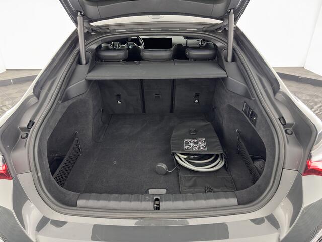 BMW i4 eDrive40 84 kWh M-Sportpack [ 3-Fase ] (INCL-BTW) *LEATHER-MICROFIBRE | FULL-LED | ADAPTIVE-CRUISE | WIDE-SCREEN-DIGI-COCKPIT | DAB+ | CAMERA | AMBIENT-LIGHT | CARPLAY | SPORT-SEATS | 18''ALU*