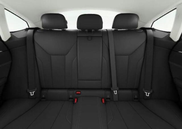 BMW i4 eDrive40 84 kWh Elektrische Schuif/Kanteldak - Harman Kardon - Active Cruise Control - Elektrisch Verstelbare/verwarmde voorstoelen - BMW Laserlight - Comfort Access - BMW Live Cockpit Professional -