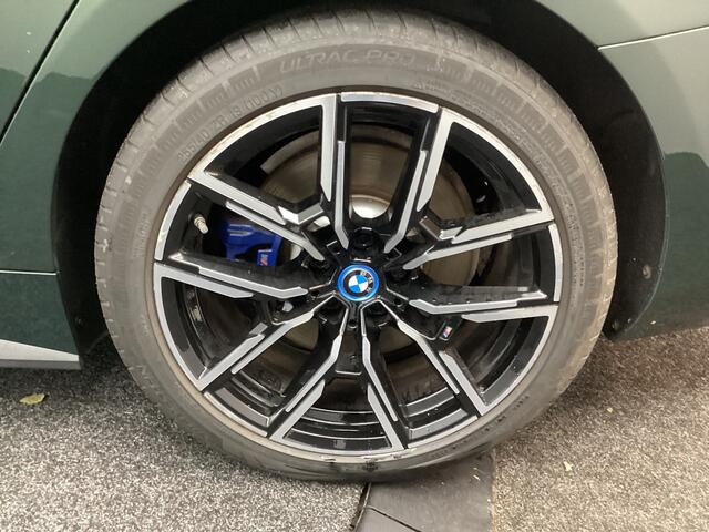 BMW i4 eDrive40 High Executive 84 kWh | M Sport Pro | Panoramadak | ACC | Leder |*