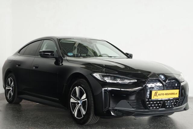 BMW i4 eDrive40 84 kWh / Navigatie / Carplay / LED / Camera