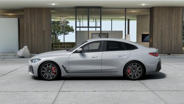 BMW i4 eDrive35 Gran Coupé M Sport / Achteruitrijcamera / Adaptieve LED / Active Cruise Control / Stoelverwarming / Live Cockpit Plus