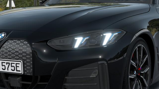 BMW i4 eDrive35 Gran Coupé M Sport / Schuif-kanteldak / Achteruitrijcamera / Adaptieve LED / Active Cruise Control / Live Cockpit Plus / Comfort Access