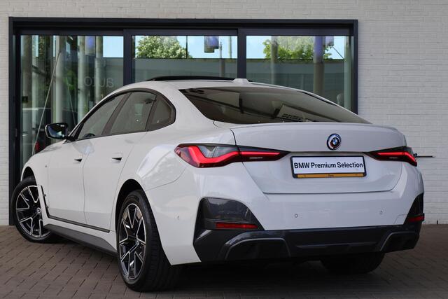 BMW i4 eDrive40 84 kWh M Sport | Panorama dak | Apple carplay