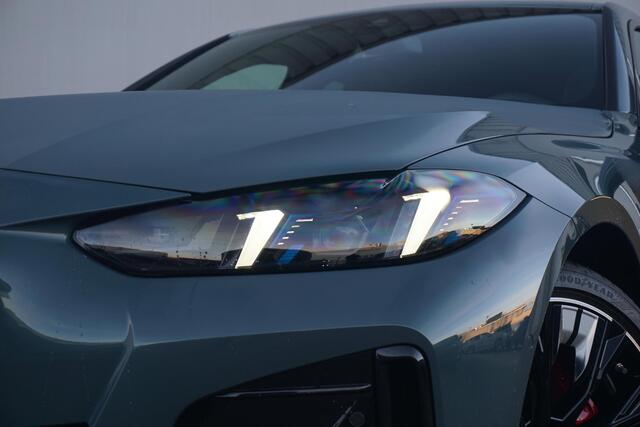 BMW i4 eDrive35 M Sportpakket Pro 20'' / Schuif-/kanteldak / Active Cruise Control / Stuurwielrand verwarmd / Trekhaak