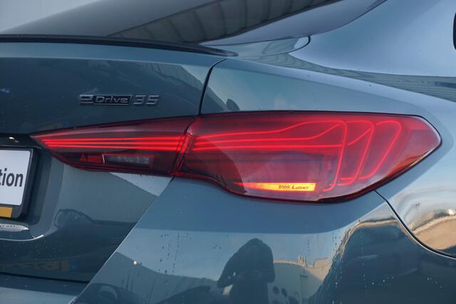 BMW i4 eDrive35 M Sportpakket Pro 20'' / Schuif-/kanteldak / Active Cruise Control / Stuurwielrand verwarmd / Trekhaak