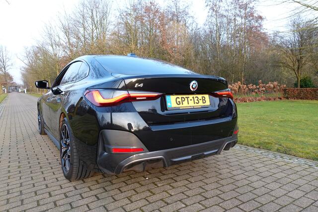 BMW i4 eDrive35 High Executive 70 kWh | Harman Kardon | Head-Up | LED | Schuif/Kanteldak | Adaptive Cruise | Leder |