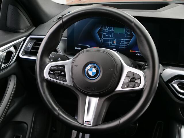 BMW i4 eDrive35 High Executive 70 kWh 286 Pk Automaat M-Sport / Navi / DAB / Leer / Camera / Apple Carplay / SOH 97,2%