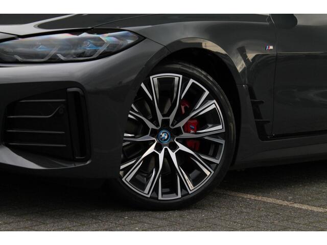 BMW i4 M50 High Executive / Schuif-kanteldak / Trekhaak / Laserlight / M Sportstoelen / Adaptief M Onderstel / Parking Assistant Plus / Driving Assistant Professional