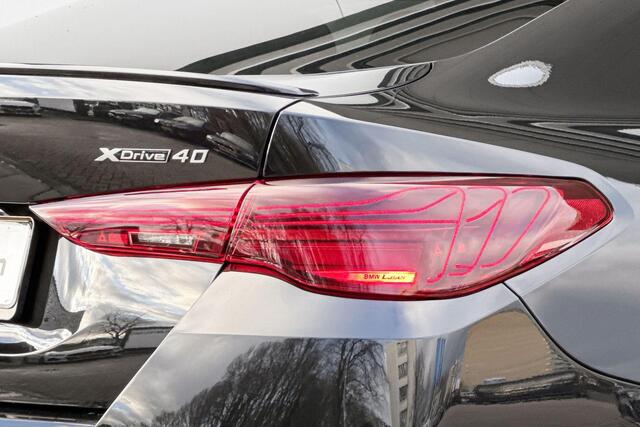 BMW i4 xDrive40 M-Sport Pro / Glazen Schuifdak / Comfort Acces / Adaptieve LED Koplampen / Trekhaak Elektrisch Wegklapbaar / Getinte Ramen / 19"