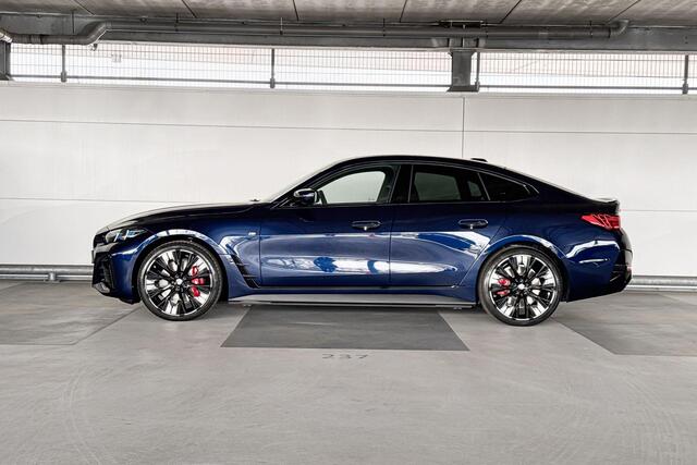 BMW i4 eDrive35 M Sport Edition | M Sport Pro | Comfort Pack | 20" BMW Individual Aerodynamisch Styling 862L BiColor Midnight Grau