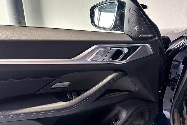 BMW i4 M50 High Executive 84 kWh | Glazen schuif-/kanteldak | Comfort Access | Stoelverwarming | Head-Up Display |