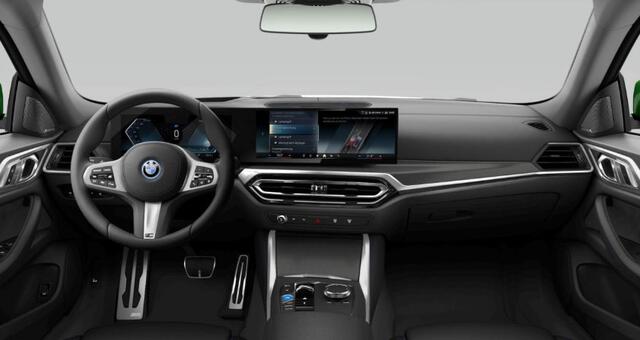 BMW i4 eDrive40 High Executive 84 kWh M Sport - Panoramadak - Active Cruise Control - Getinte ruiten - Elektrisch verwarmde voorstoelen - Comfort Acces - Ambiance verlichting - Harman Kardon -