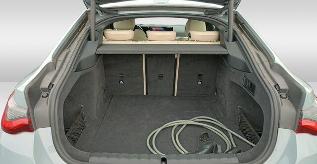 BMW i4 eDrive40 High Executive 84 kWh 3-Fase 1e-Eig. & Keurig-Onderh. BOVAG-Garantie. NL-Auto.