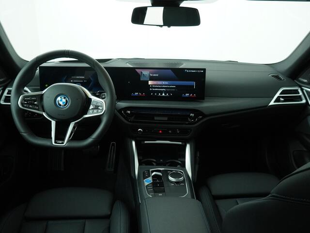 BMW i4 eDrive40 84 kWh | M Sport Pro | Innovation Pack | Stoelverwarming | Adaptive Cruise Control |
