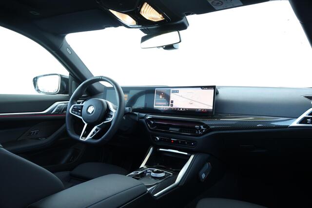 BMW i4 eDrive40 M Sport Edition 84 kWh M Sportpakket Pro/ Rubin-Metallic Individual Special Request Lakkleur/ Harman-Kardon/ Trekhaak/ Driving Assistant Professional