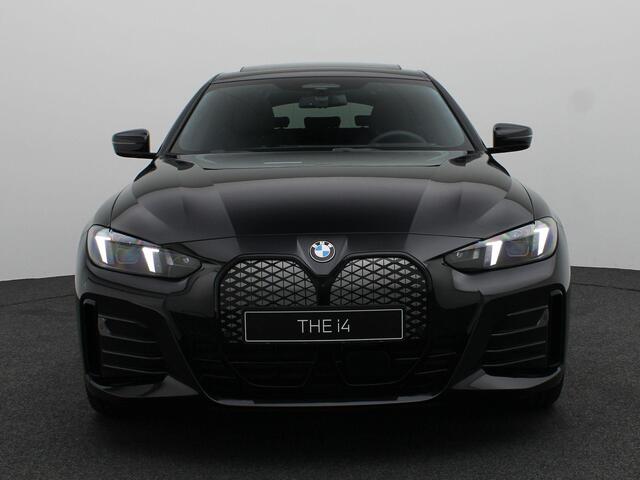 BMW i4 eDrive35 M Sport Edition | Comfort Pack | Stuurwielrand Verwarmd | Trekhaak | Schuifdak | Active Cruise Control | 19''