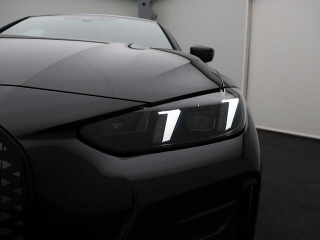 BMW i4 eDrive35 M Sport Edition | Comfort Pack | Stuurwielrand Verwarmd | Trekhaak | Schuifdak | Active Cruise Control | 19''