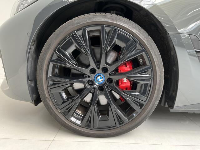 BMW i4 eDrive40 High Executive 84 kWh | M-Sport Pro | 20" | Schuifdak | Harman Kardon | Voorbereiding Driving Assistance